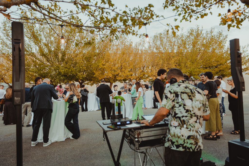 Aperitivo con DJ al ventesimo anniversario dell'azienda Flessya